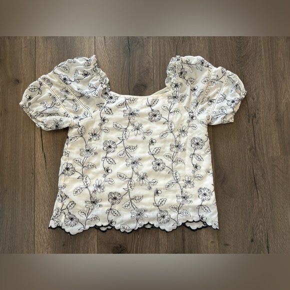 Solitaire Embroidered Floral Top Size Small - Picture 2 of 8